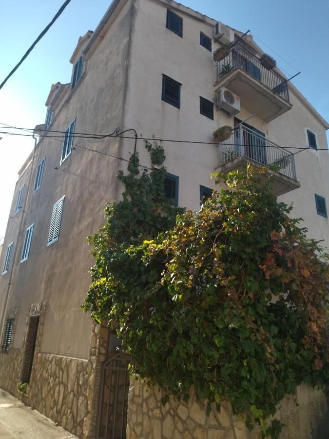 Apartments Maja I Mate Sućuraj Exteriér fotografie